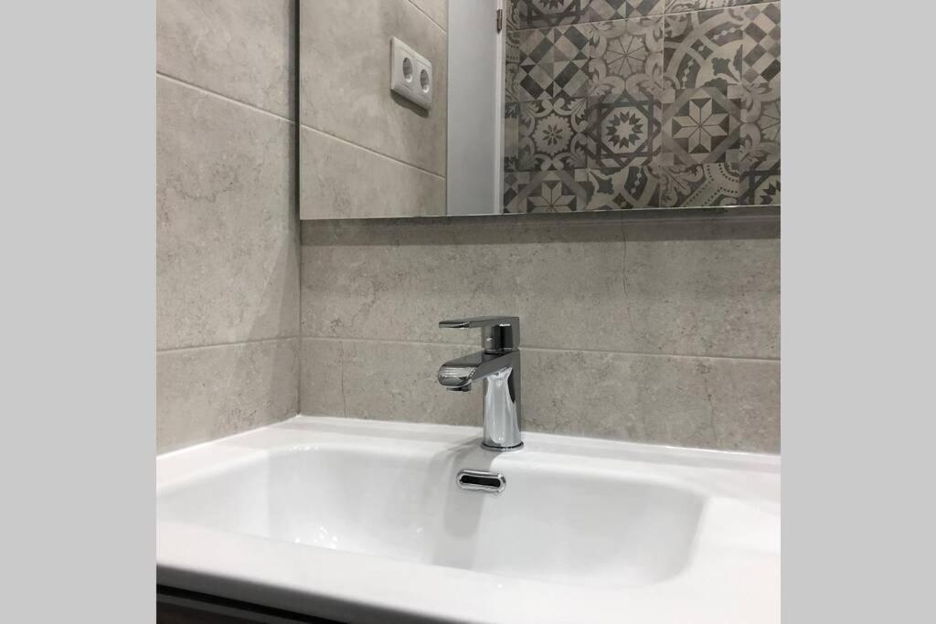 דירות אספלוגס דה לוברגאט M5 Cool Terrace. Metro 1 Min. Center 15' By Metro מראה חיצוני תמונה